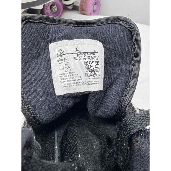 Nike Air Jordan 1 Kids Size 1.5 Mid SE Glow In The Dark Sneakers 2019 - Picture 6 of 6